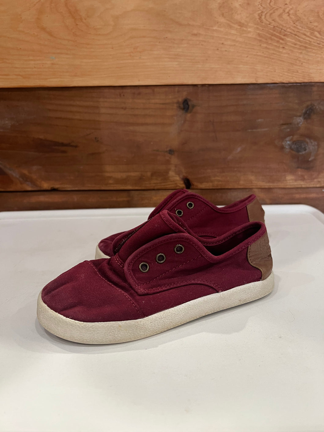 Burgundy toms sales