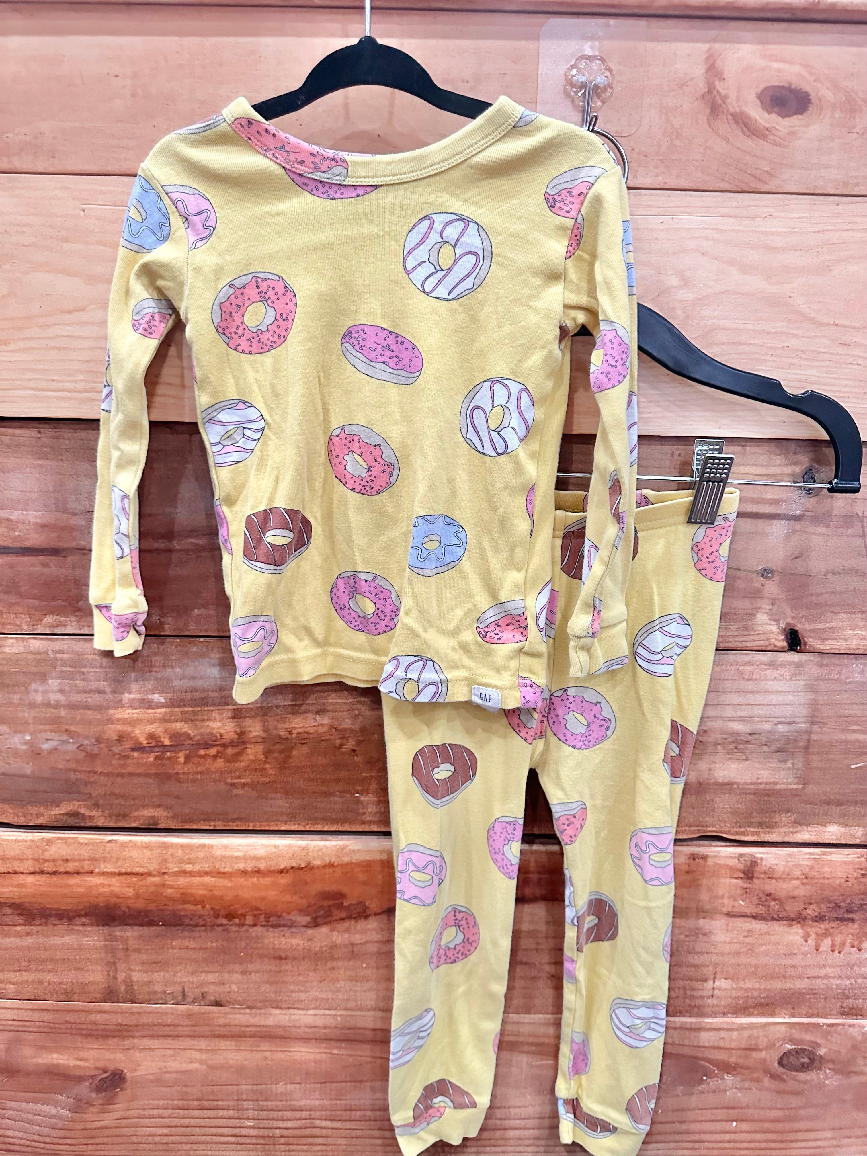 Gap Donuts Pajamas Size 3 – Three Little Peas Children's Resale & Upscale  Boutique